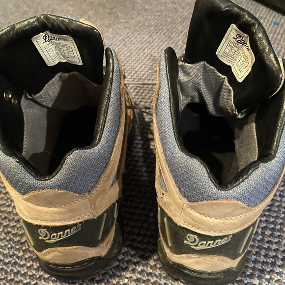 Danner winter boots. TFX sole tread. Size 11 women’s. Gore-Tex. Fast shipping. - Picture 10 of 15